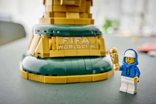 LEGO Τουβλάκια FIFA World Cup Official Trophy για 12+ Ετών 2842τμχ 43020 - Image 4