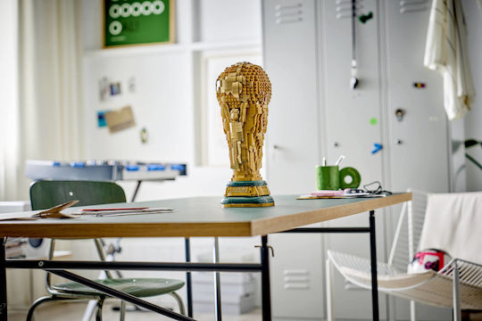LEGO Τουβλάκια FIFA World Cup Official Trophy για 12+ Ετών 2842τμχ 43020 - Image 5